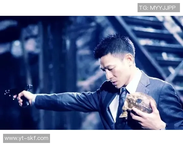 从草根到巅峰 足球球星的奋斗与成名之路 从草根到巅峰 足球球星的奋斗与成名之路